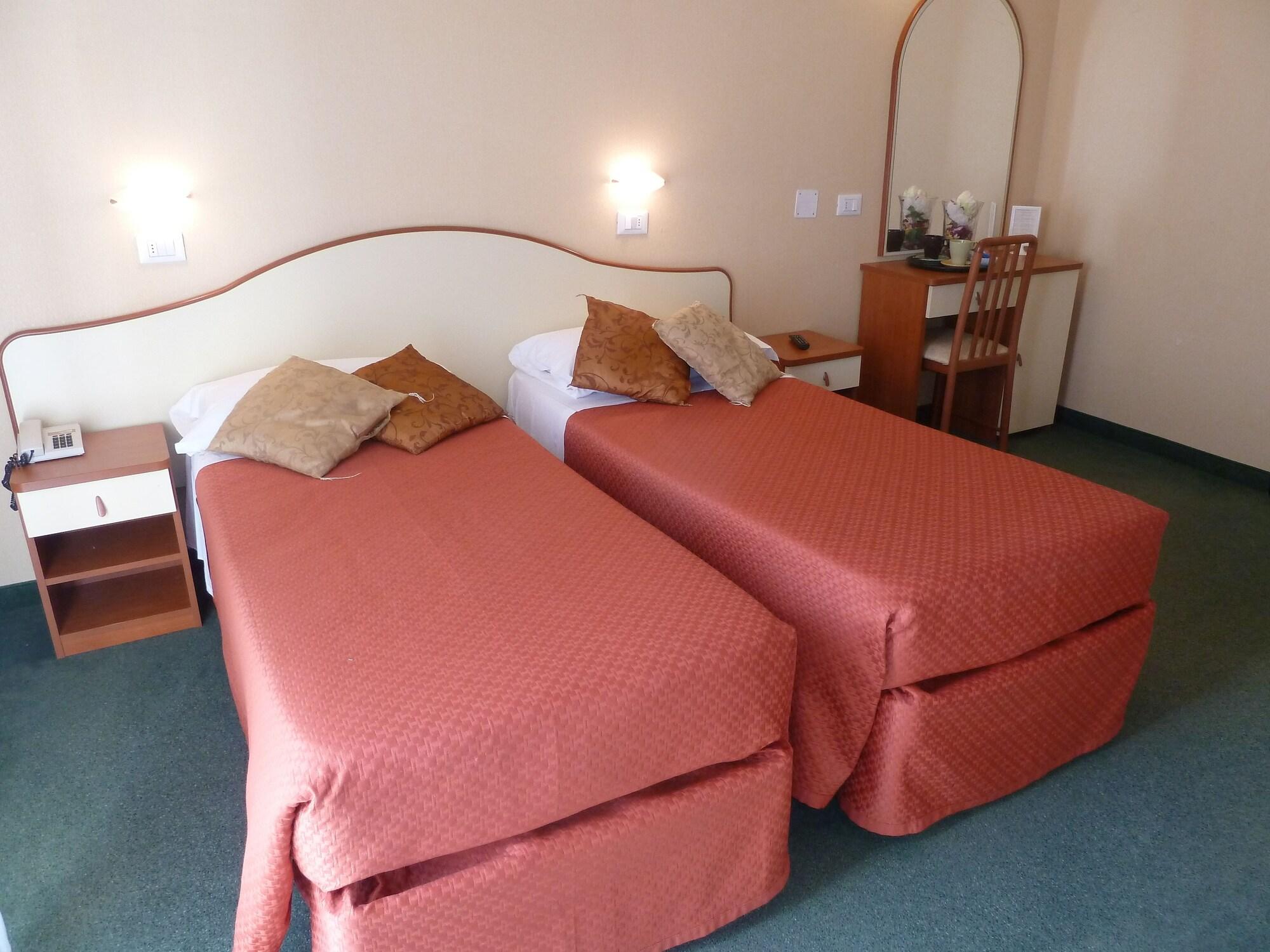 Hotel Crosal Rimini Luaran gambar