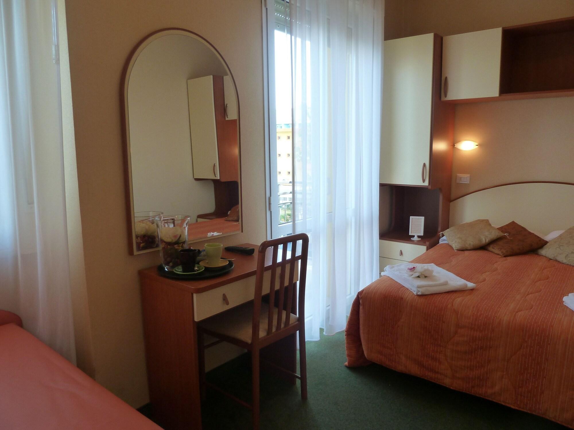 Hotel Crosal Rimini Luaran gambar