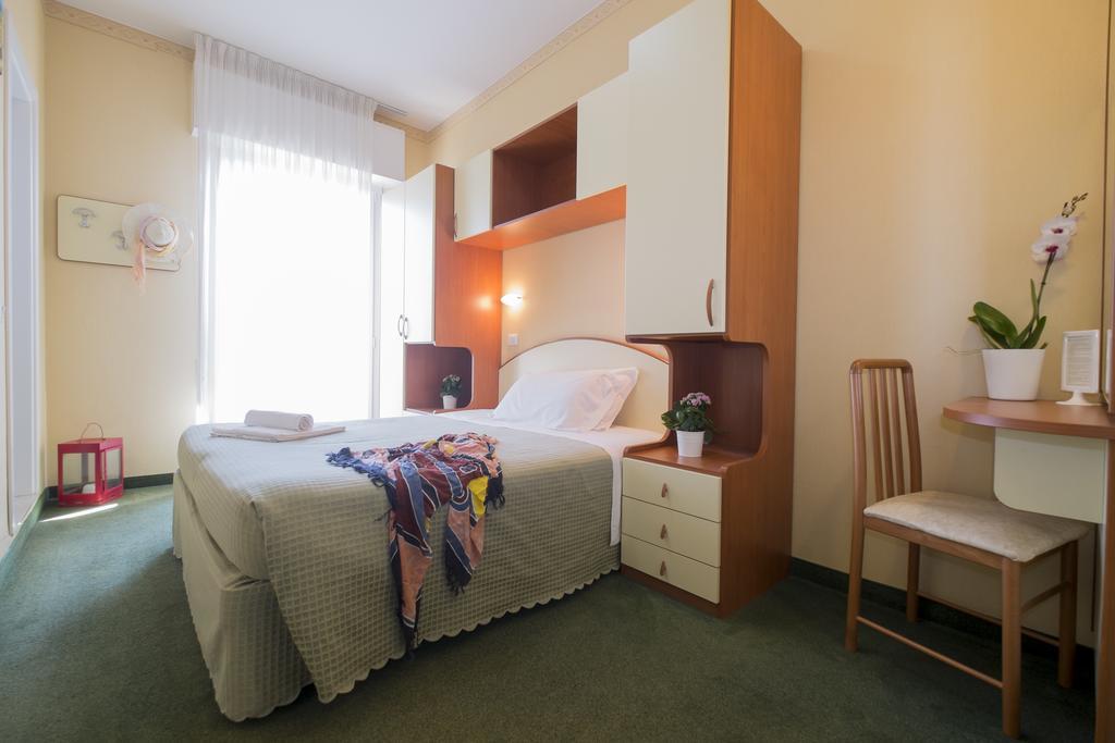 Hotel Crosal Rimini Luaran gambar