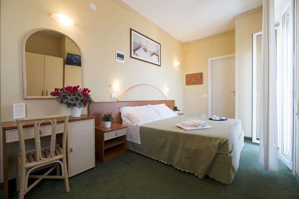 Hotel Crosal Rimini Luaran gambar