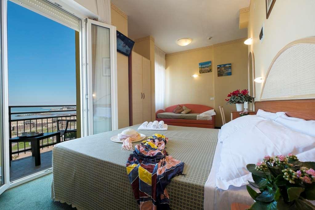 Hotel Crosal Rimini Bilik gambar